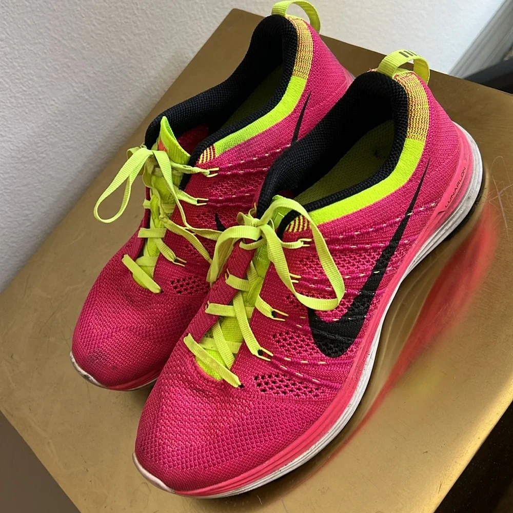Nike Pink Flyknit One